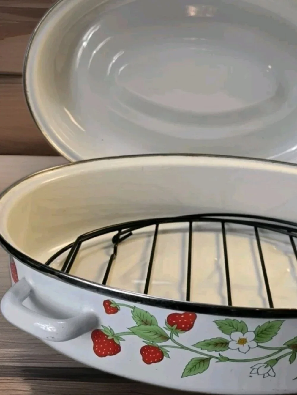Vintage Sheffield Strawberries 'N Cream Enamelware 15